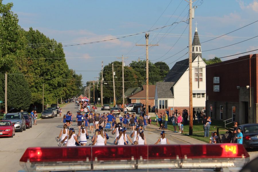 The Marshfield Homecoming parade was super busy and exciting. 