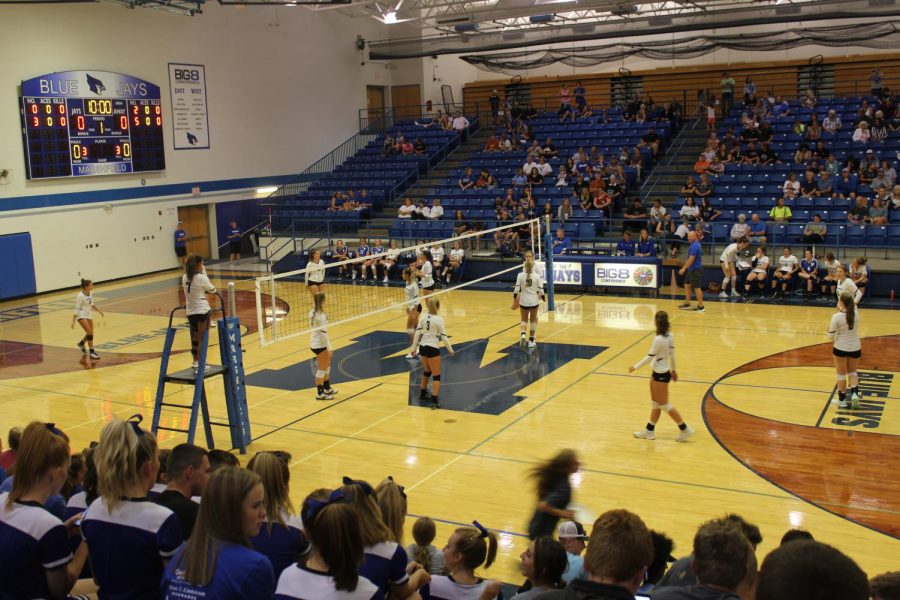 MHs+volleyball+players+at+Meet+the+Jays+during+a+scrimmage.+